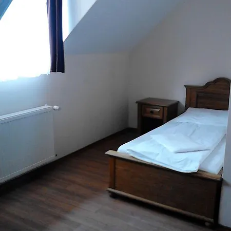 Hotel Horvathkert Panzio Es Etterem *